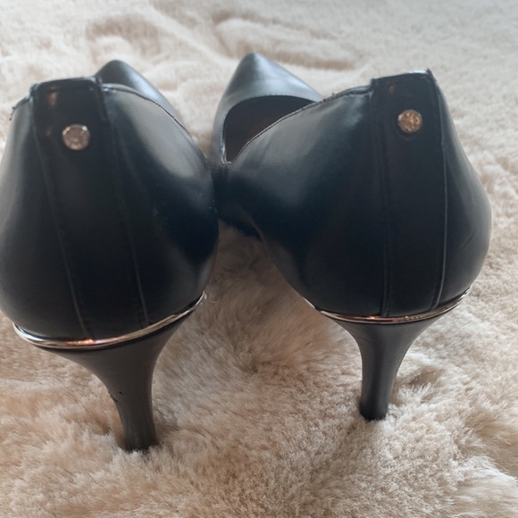 Bcbg heels with silver accent - Picture 5 of 9